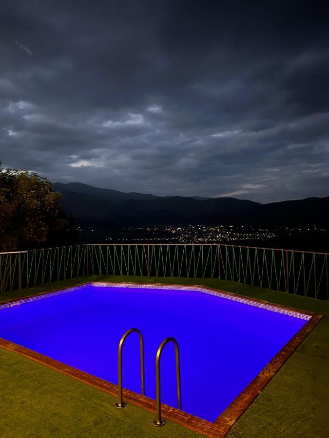Villa GLAMPING WOLF MOUNt Margahovit Exterior foto